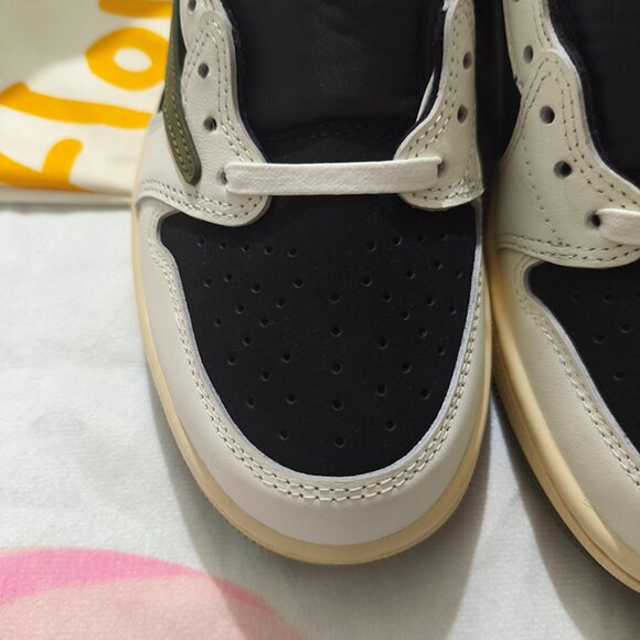 Nike Black And Green Olive Retro Basketball Shoes - Picture 2 of 8